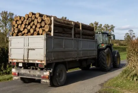 Exploitant forestier en Vendée (85). Bois de chauffage,